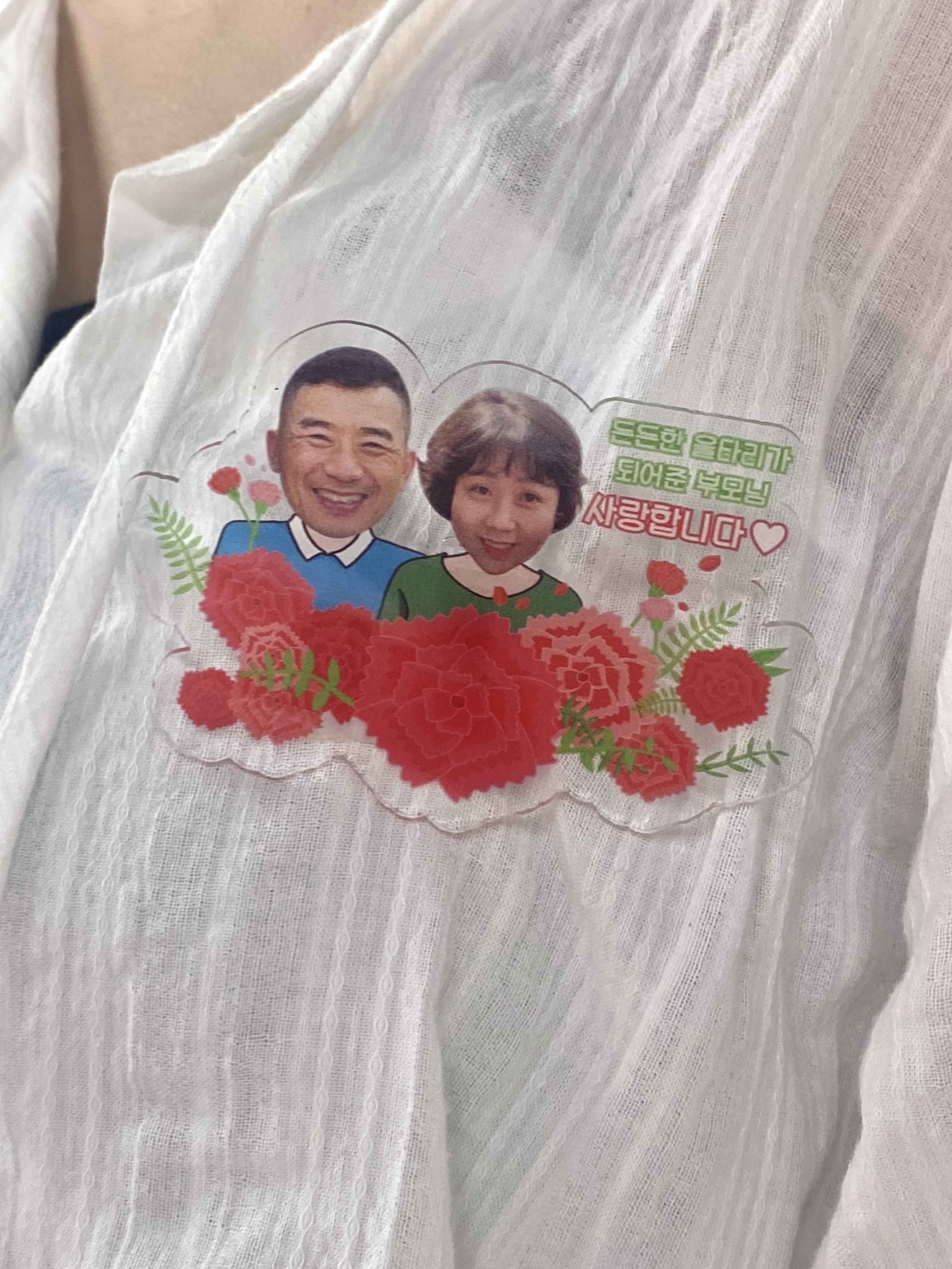 아크릴 카네이션 브로치