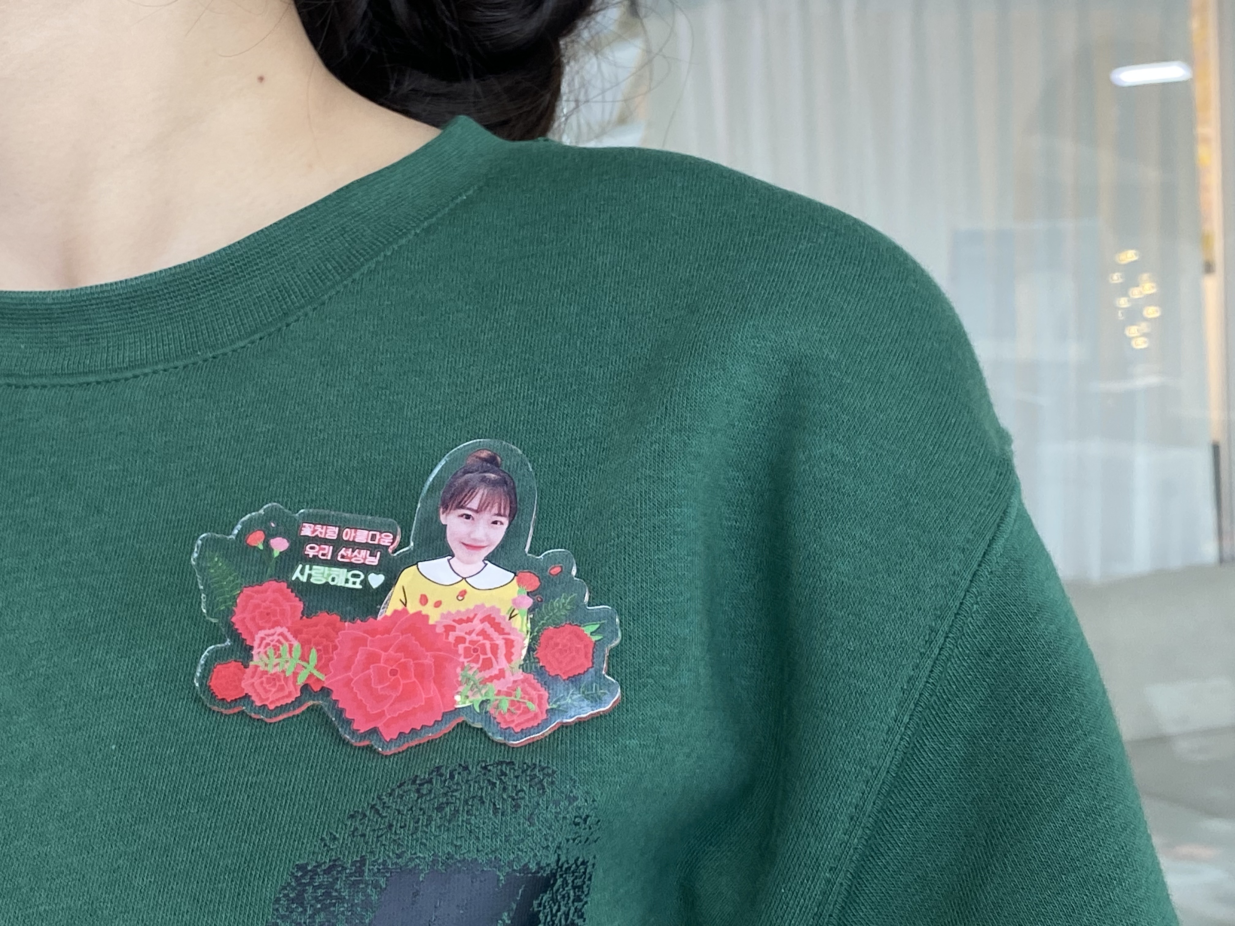 아크릴 카네이션 브로치